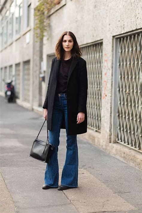 10 Ways To Wear Flared Jeans That Feel Modern And Fresh Pantaloni A