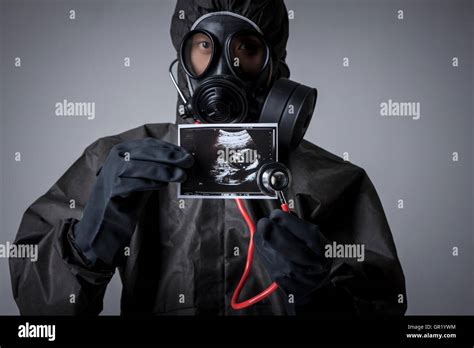 Man Wearing Gas Mask Hi Res Stock Photography And Images Alamy