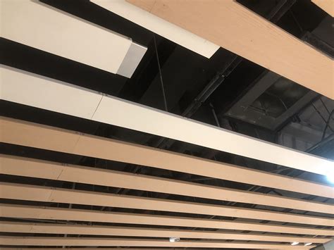 China Wood Grain Color Acoustic Baffle Strip Suspended False Ceiling