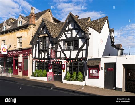 Winchcombe Cotswolds Pub Hi Res Stock Photography And Images Alamy