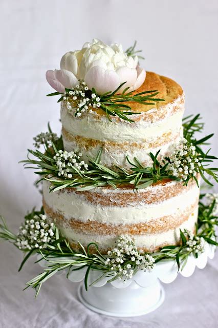 Belle Baie Naked Cake