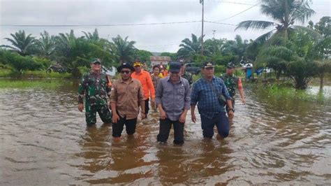 Baznas Tanjab Timur Serahkan Bantuan 150 Paket Sembako Ke Korban Banjir