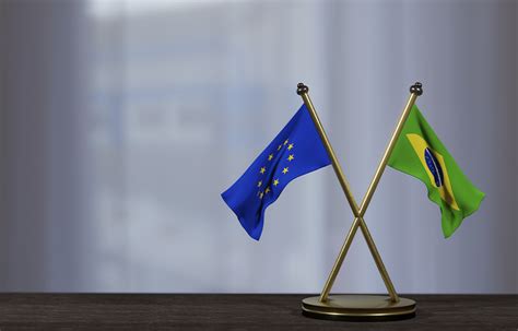 Debate compara experiência do Brasil e UE na regulação das plataformas