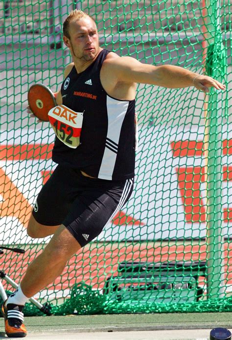 Discus throw - Wikipedia | Discus throw, Discus, Track and field