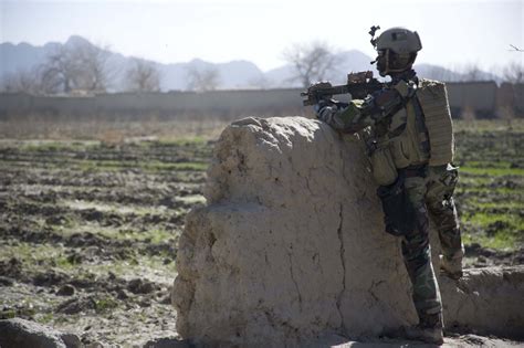 U.S. Special Forces Soldiers help secure Kandahar's Panjwai District ...