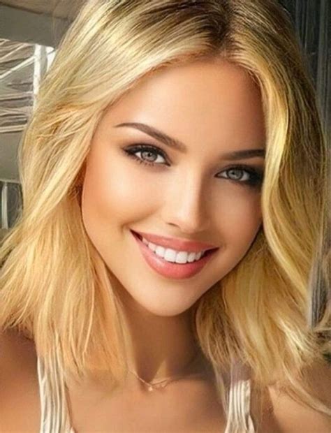 Pin By Paul On A Glaze Of Beauty Beautiful Blonde Blonde Beauty Gorgeous Blonde