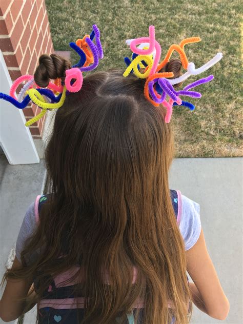 Cute Easy And Inexpensive Crazy Hair Day Idea Easycrazyhairdayideas Easy Crazy Hairstyles