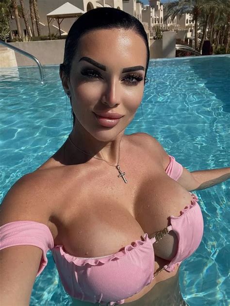 Are Guys Really Attracted To Boobs Like Mine Nudes Busty Nude Pics Org