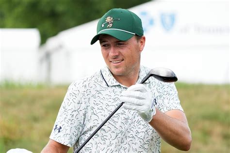 Deadspin Jordan Spieth Focused On Rest Rehab After Wrist Surgery