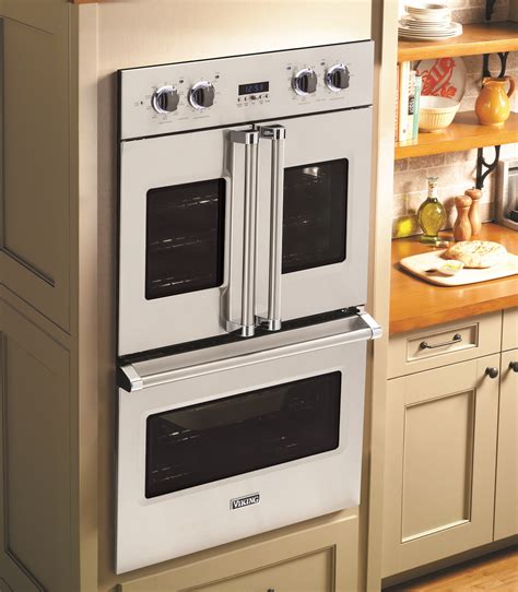 French Door Wall Oven by Viking Range, LLC wins 2022 ADEX Award.