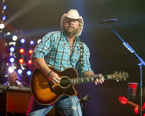 Toby Keith With 3 Doors Down The Bus Songs” Tour At Resch Center