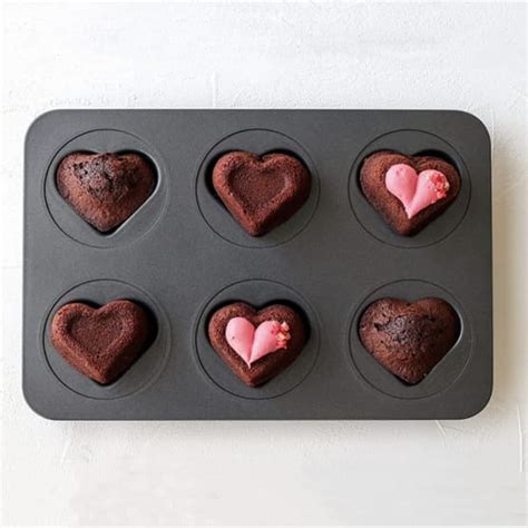 5 moules à muffin en forme de coeur pour la Saint Valentin Zeste