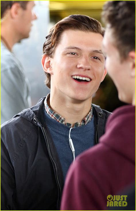 Tom Holland Films Spider Man In New York City Subway Photo 3770531