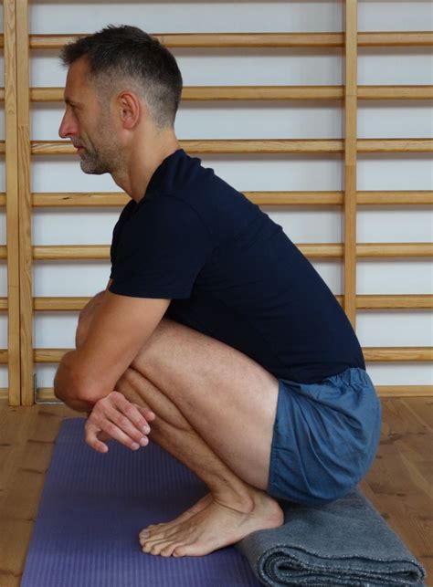 Kata Vajrasana Szko A Jogi Sadhana Joga Krak W