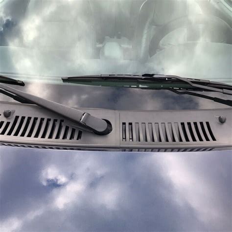 New For Ford Mustang Improved Windshield Wiper Cowl Vent Grille