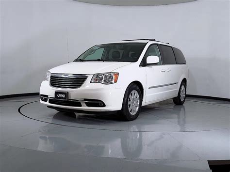 Autos Chrysler Town Country 3 6 TOURING Minivan 2013 Usados KAVAK