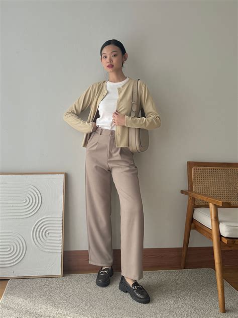 Perbedaan Wide Leg Pants Vs Straight Pants