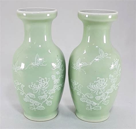 Par De Vasos Em Porcelana Chinesa Decorados Esmalt