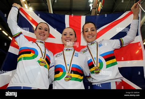 Great Britain S Left To Right Wendy Houvenaghel Laura Trott And