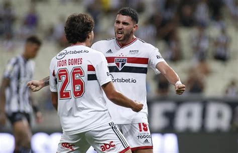 SPNet Análise São Paulo não faz jogo brilhante mas vitória dá