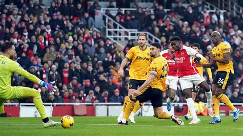 Arsenal 2 1 Wolves Bukayo Saka And Martin Odegaard Strike Early To Put