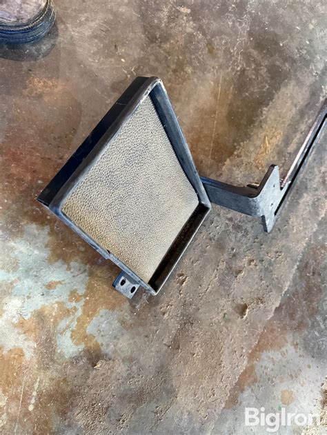 John Deere Sound Guard Cab Monitor Mounting Bracket Bigiron Auctions