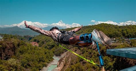 Ein Sprung ins Vergnügen Pokhara Bungee Jumping Abenteuer des Lebens