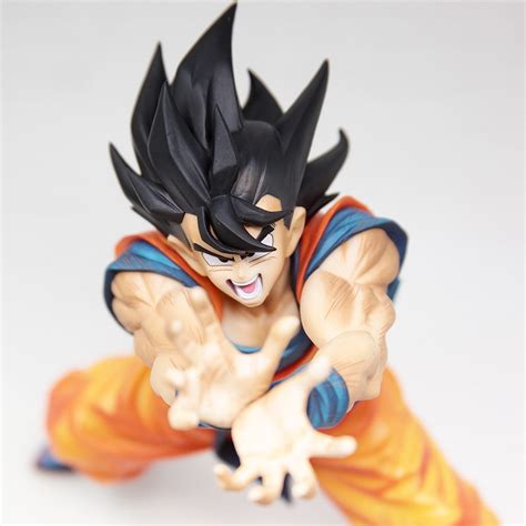 Banpresto Dragon Ball Z Son Goku Kamehameha Figure orange