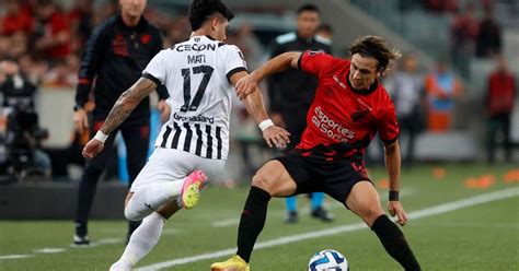 Athletico PR bate Libertad e avança às oitavas da Libertadores