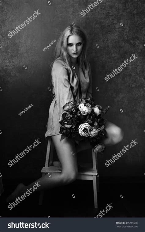 Sexy Blonde Woman Bright Makeup Holding Stock Photo 465219590