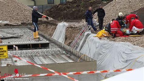 Oö Personenrettung nach Baustellen Unfall in Wels Fireworld at