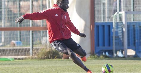 Famara Diédhiou realiza su primera sesión como jugador del Granada CF