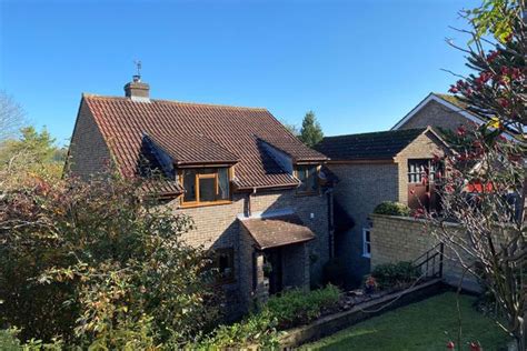 Wessington Park Calne Sn11 4 Bedroom Detached House For Sale