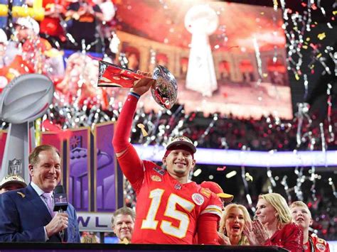 Patrick Mahomes Chiefs Set To Face Lamar Jacksons Ravens At Arrowhead Stadium In Regular