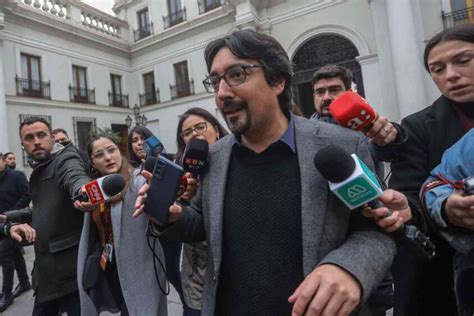 Revolución Democrática alista cónclave para superar crisis política