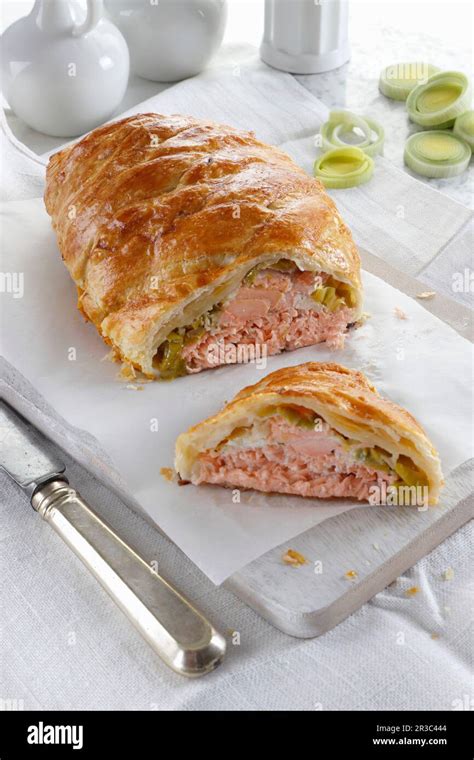 Fish pie puff pastry hi-res stock photography and images - Alamy