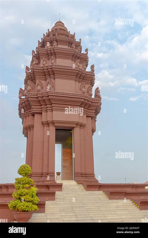 Cambodia Independence Monument Stock Photo Alamy