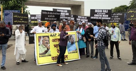 Aap Protests Against Arrest Of Sisodia Satyendar Jain Dailyexcelsior