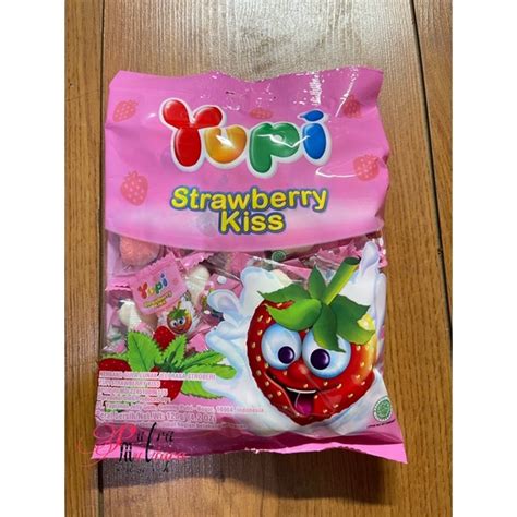 Jual Permen Yupi Strawberry Kiss Bag Shopee Indonesia