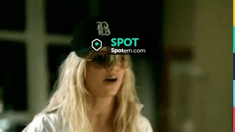 The cap of Britney Spears in the clip Everytime | Spotern