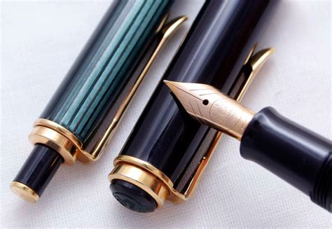 3818 Pelikan M400 Fountain Pen And Pencil Set In Black And Green Stripe