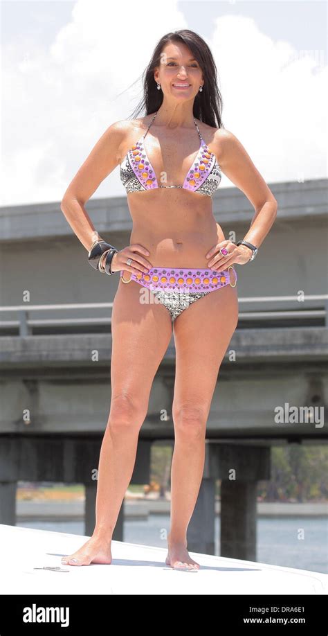 4 Hot Sexy Stephanie Caicedo Bikini Pics