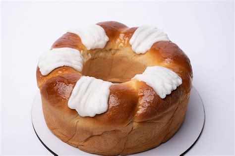 Rosca Brioche Con Queso Dulce Rojo