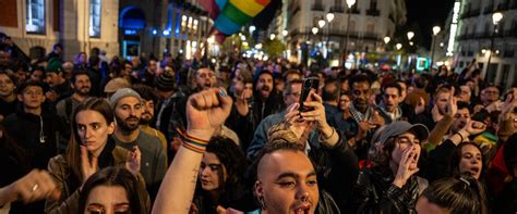 Miles De Personas Llenan La Puerta Del Sol Contra Ayuso Tras Destruir