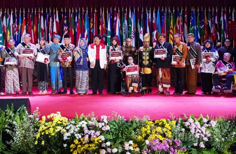 Penganugerahan Ikon Prestasi Pancasila Dan Insan Pancasila Tahun