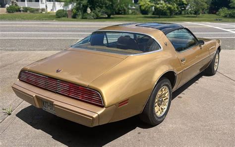 17k Mile Survivor: 1979 Pontiac Firebird Esprit | Barn Finds