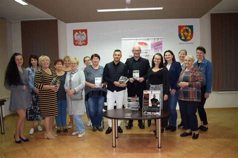 Biblioteka W Osjakowie Tu Zawsze Co Si Dzieje Ksi Nica