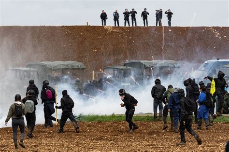 Méga bassine de Sainte Soline après les affrontements le lourd bilan