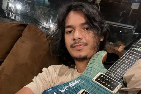 Menyelami Karya Dan Perjalanan Alffy Rev Komposer Muda Yang Cinta