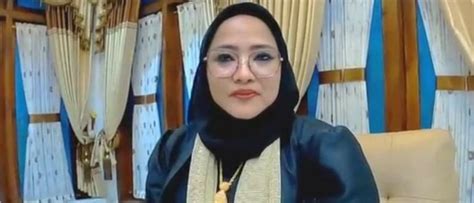 Dulunya Tkw Dan Tak Punya Ijazah Sd Kini Risma Jadi Miliarder Di Arab